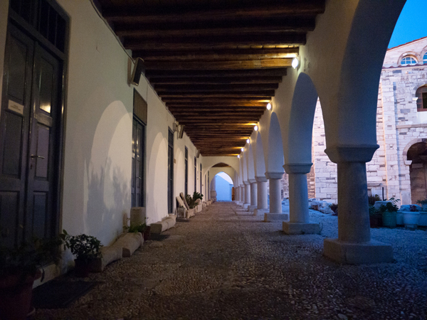  Panagia Ekatontapiliani , Churches & Monasteries, wondergreece.gr