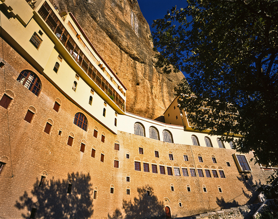  Μέγα Σπήλαιο , Εκκλησίες & Μοναστήρια, wondergreece.gr