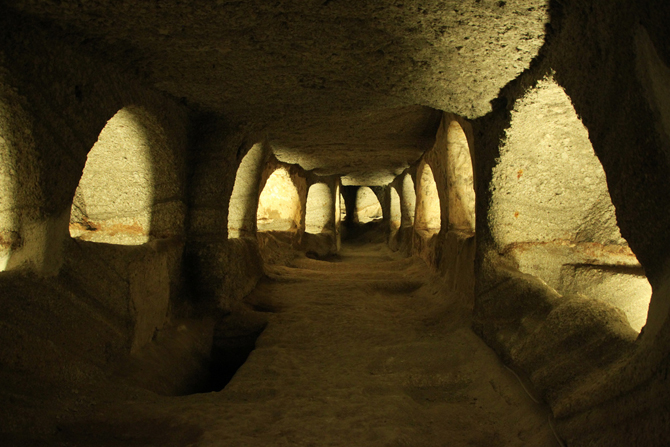  Catacombs, Monuments & sights, wondergreece.gr