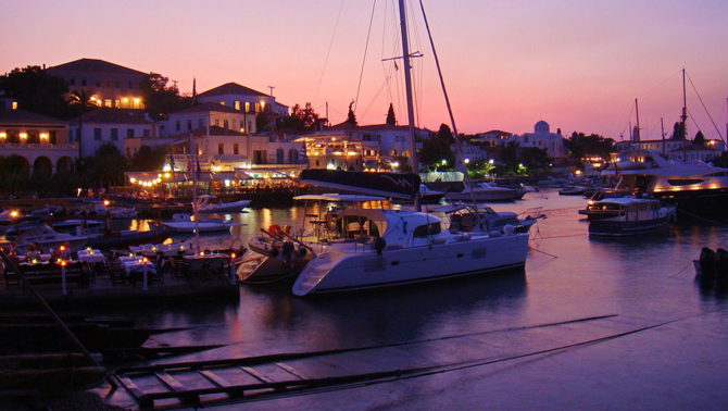  Σπέτσες, Πόλεις & Χωριά, wondergreece.gr