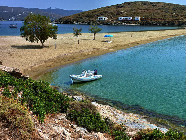  Κολώνα, Παραλίες, wondergreece.gr