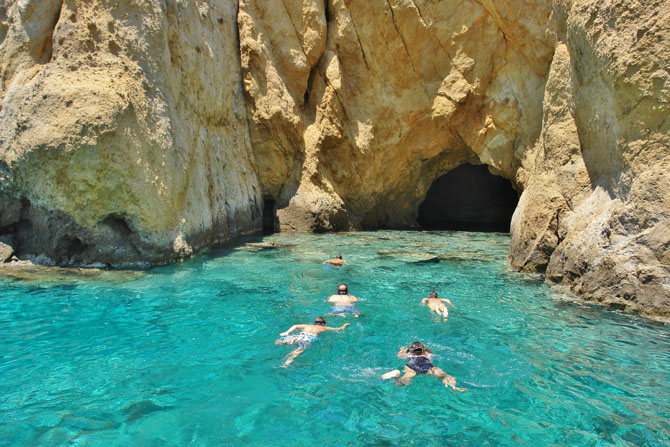  Σπηλιά της Γερακιάς, Σπηλιές, wondergreece.gr