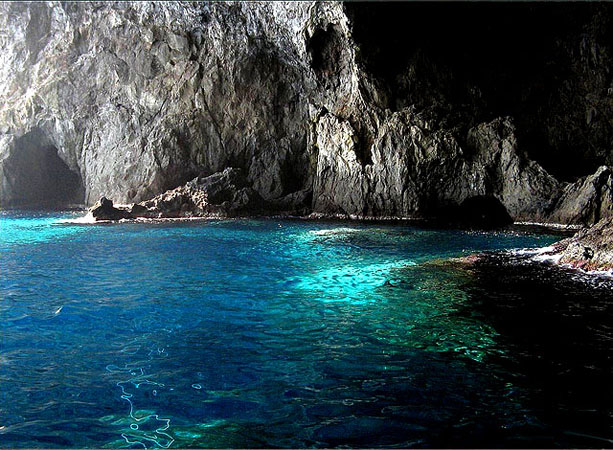  Hytra (Avgo), Caves, wondergreece.gr