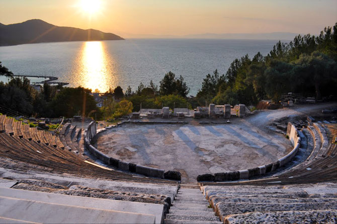  Ancient Theater, Archaelogical sites, wondergreece.gr