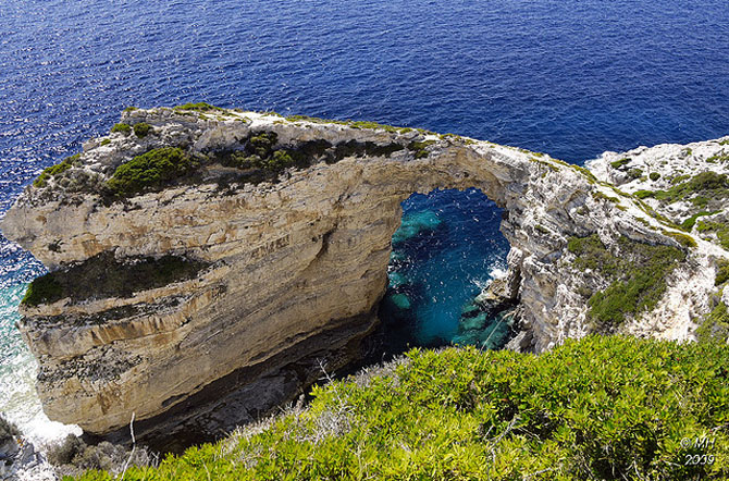  Θαλάσσιες Σπηλιές, Μνημεία & Αξιοθέατα, wondergreece.gr