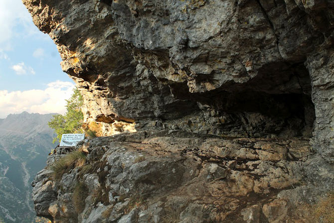  Cave of Katsantonis, Caves, wondergreece.gr