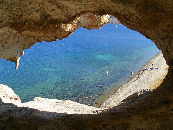  Kalikatsou rock, Monuments & sights, wondergreece.gr