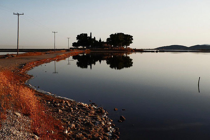  Φοινικιώτισσα, Εκκλησίες & Μοναστήρια, wondergreece.gr