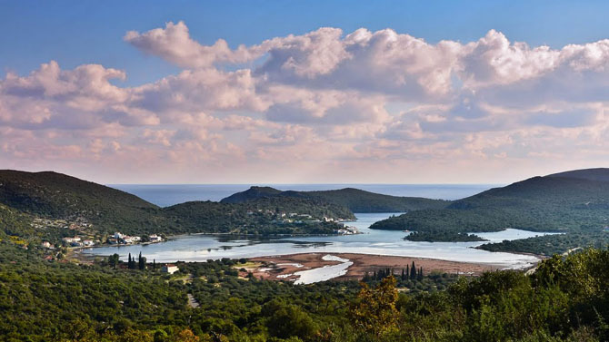  Λιμνοθάλασσα Γέρακα, Λίμνες, wondergreece.gr