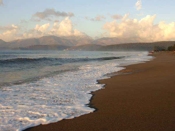  Mavrovouni, Beaches, wondergreece.gr