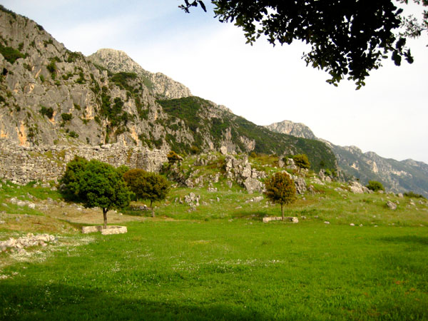  Αρχαία Ελέα, Αρχαιολογικοί Χώροι, wondergreece.gr