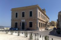 Ακαδημία Εμπορικού Ναυτικού (παλιό Τηλεγραφείο), Σύρος, wondergreece.gr