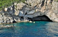 Cave Papanikoli, Lefkada, wondergreece.gr