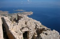 Ναός Απόλλωνα - Άγιος Ζαχαρίας, Χάλκη, wondergreece.gr