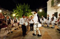 Το Πανηγύρι Άη-Συμιού του Αγίου Πνεύματος, Άρθρα, wondergreece.gr