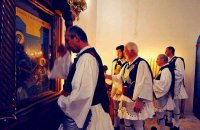 Το Πανηγύρι Άη-Συμιού του Αγίου Πνεύματος, Άρθρα, wondergreece.gr